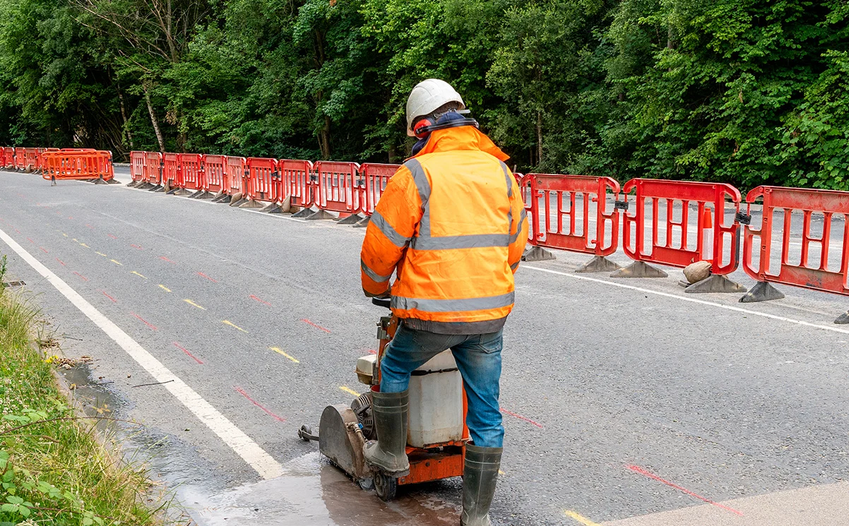 Lone Worker Safety - Asset Management & infastructure Workers - Direct Safety