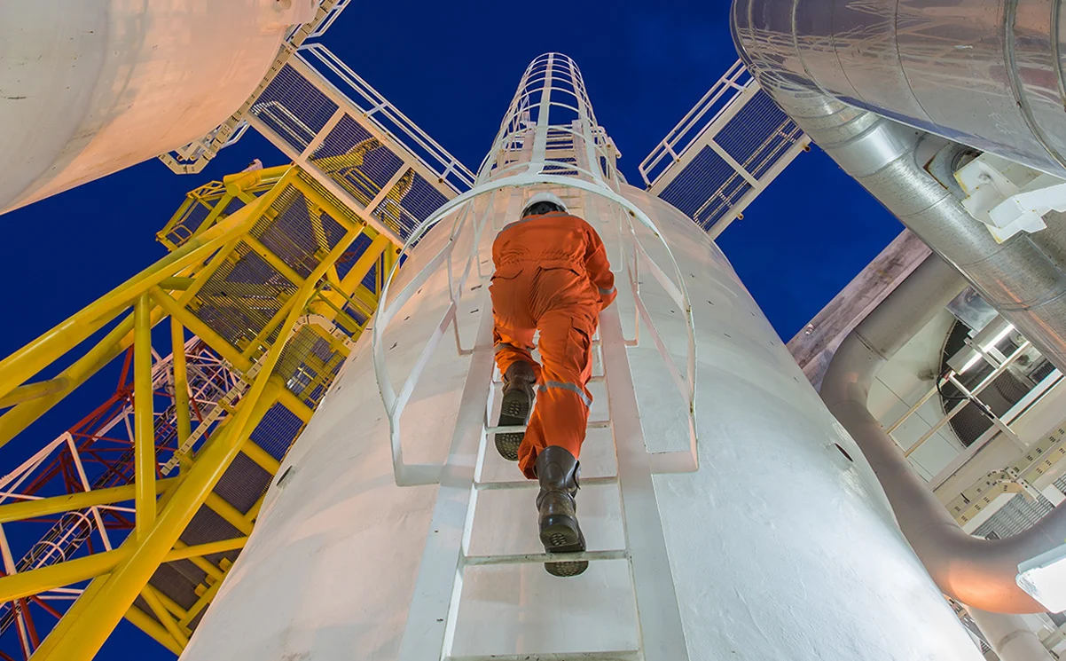 Lone Worker Safety - Ulitily Workers - Oil & Gas Industry - Direct Safety